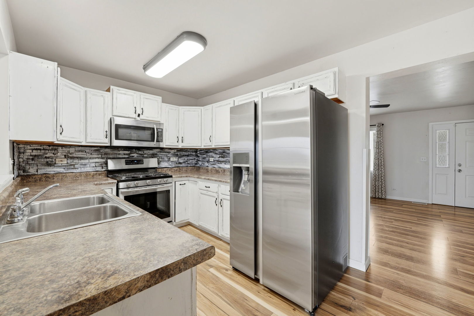 688 S ELIZABETH Street #688, Maple Park, IL 60151