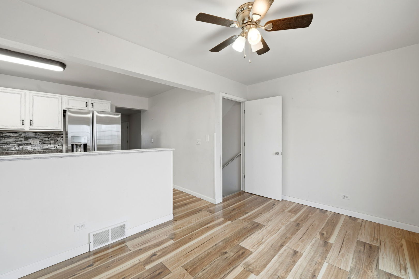 688 S ELIZABETH Street #688, Maple Park, IL 60151