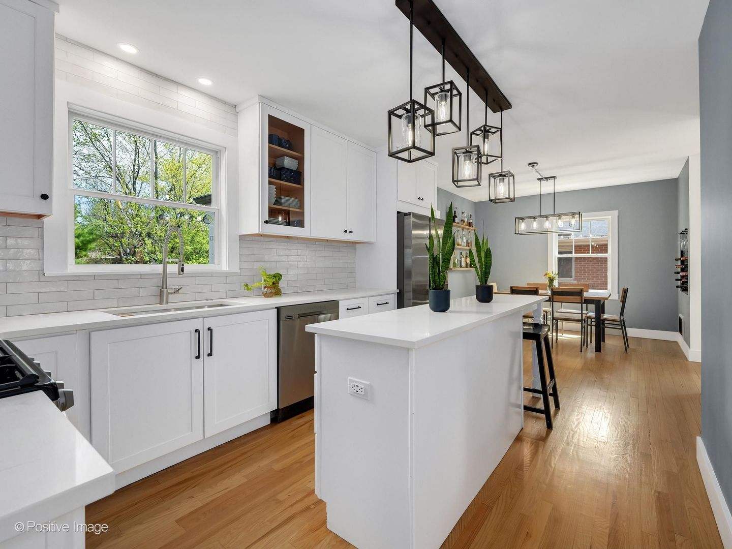 525 N Stone Avenue, La Grange Park, IL 60526