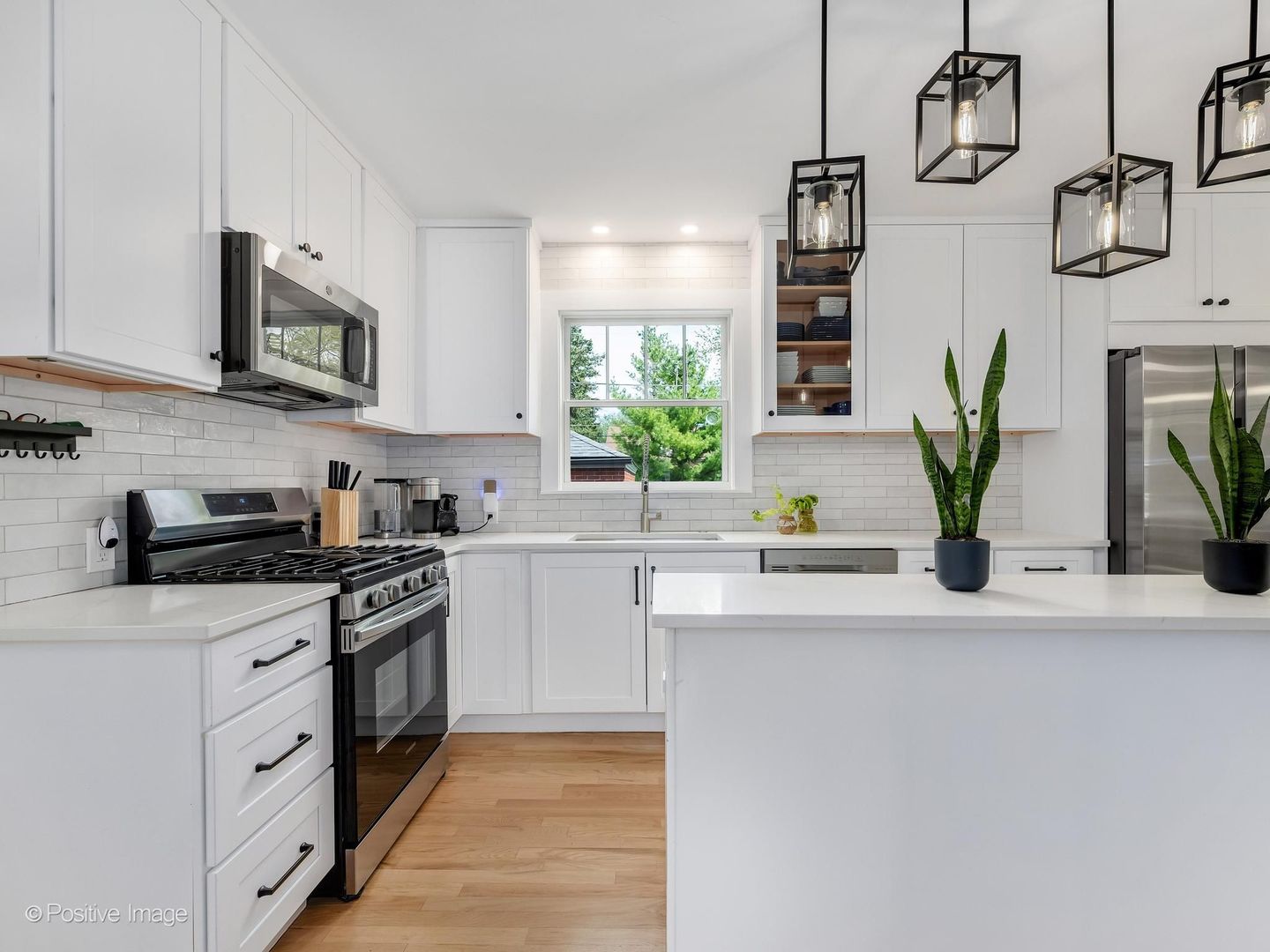 525 N Stone Avenue, La Grange Park, IL 60526