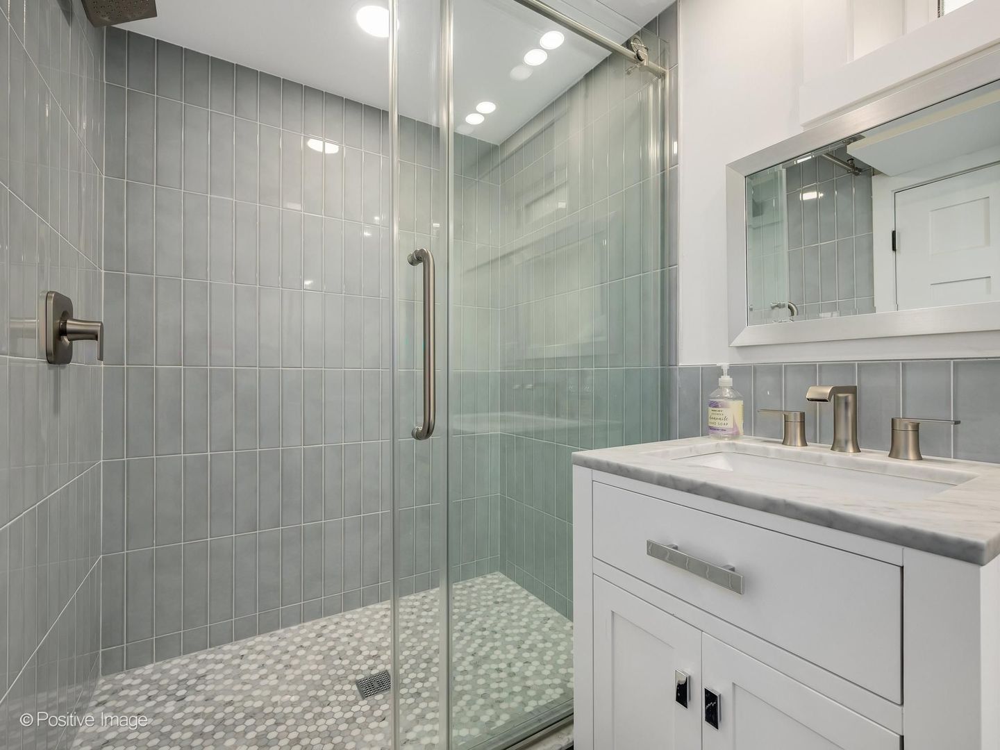 525 N Stone Avenue, La Grange Park, IL 60526