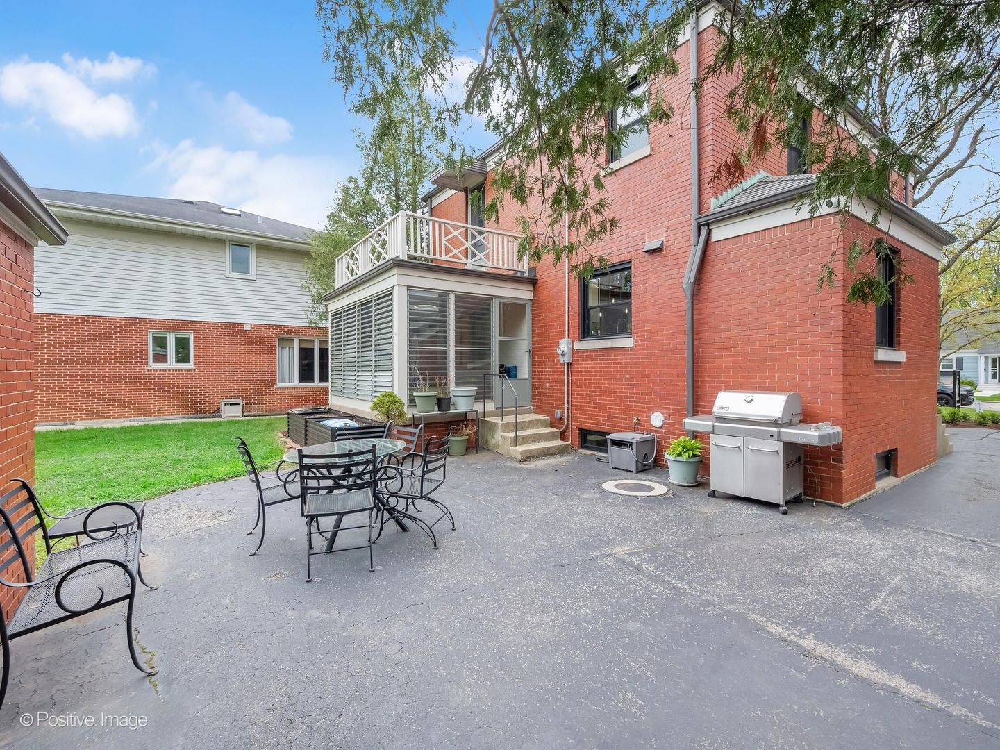 525 N Stone Avenue, La Grange Park, IL 60526