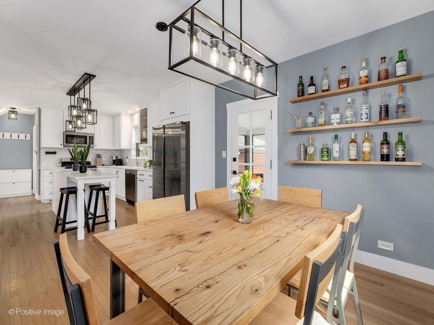 525 N Stone Avenue, La Grange Park, IL 60526