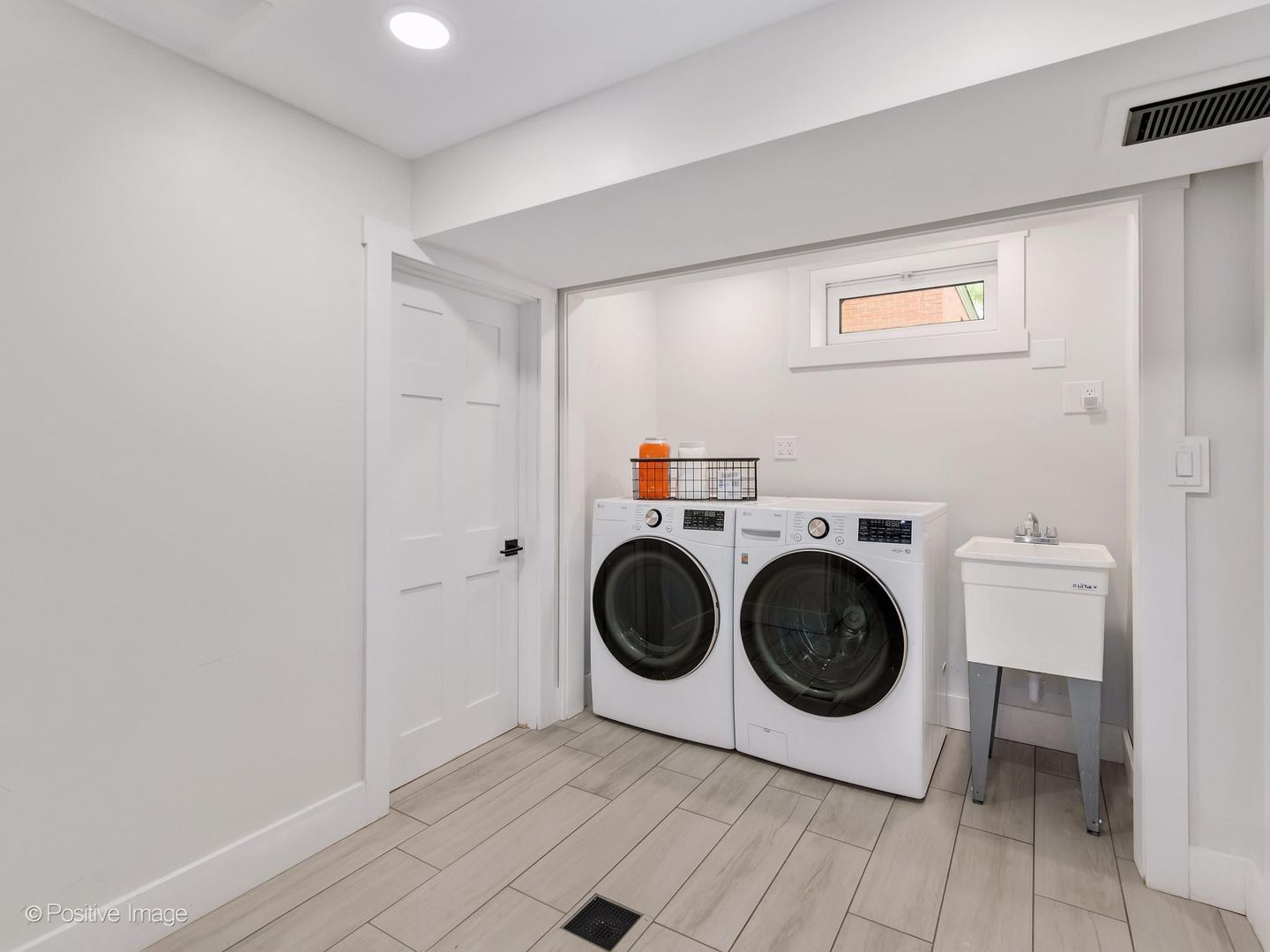 525 N Stone Avenue, La Grange Park, IL 60526