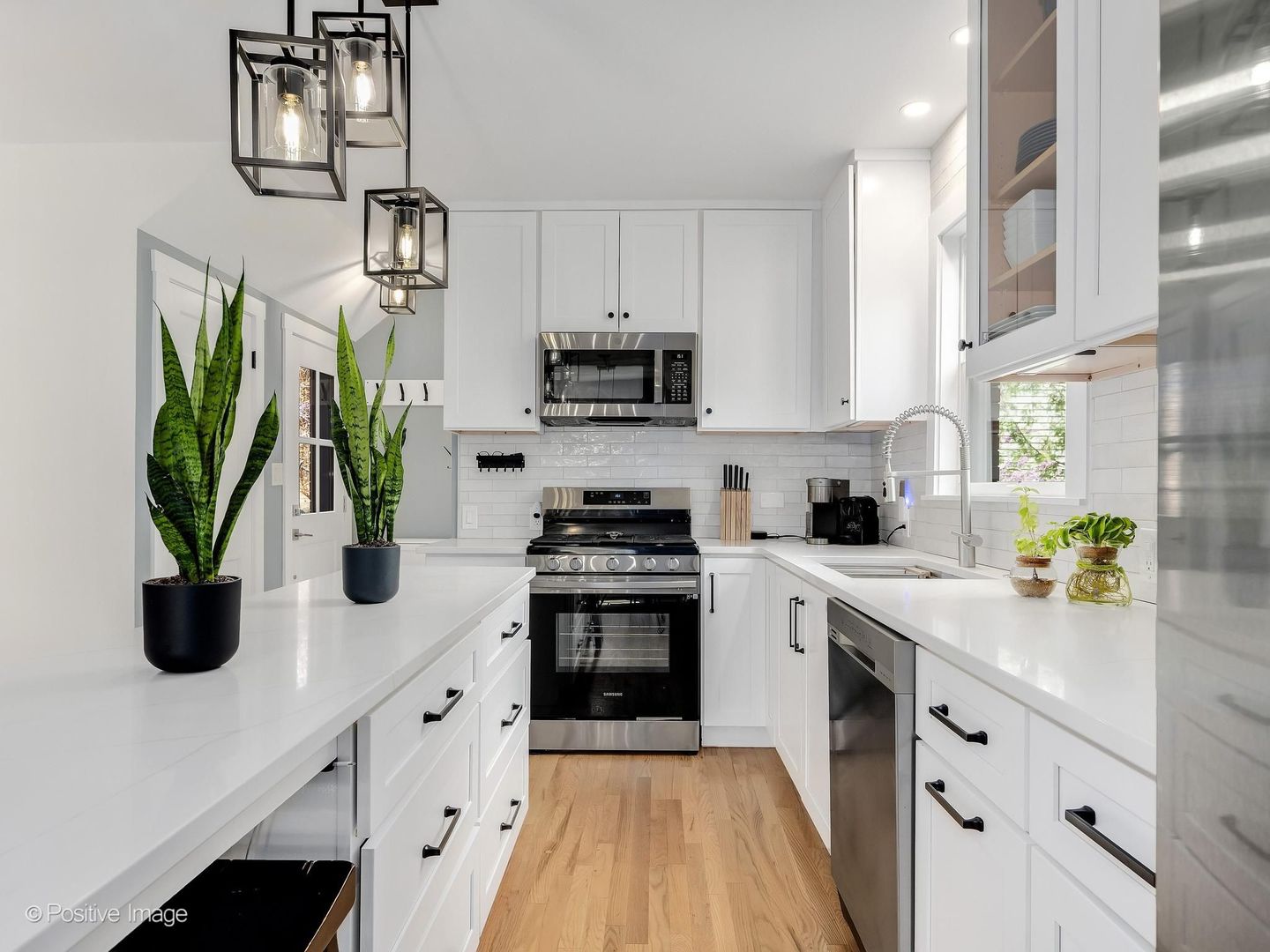 525 N Stone Avenue, La Grange Park, IL 60526