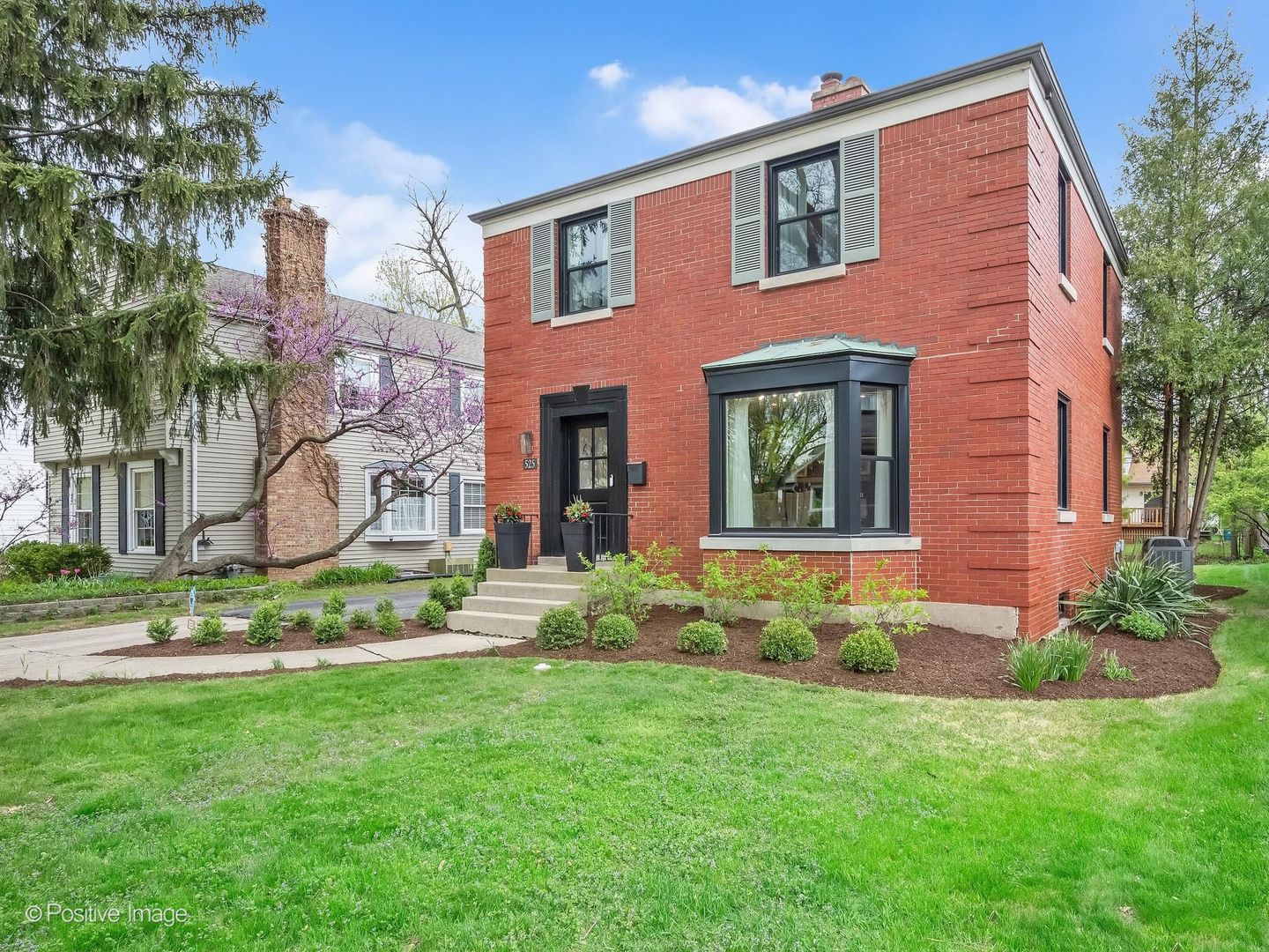 525 N Stone Avenue, La Grange Park, IL 60526