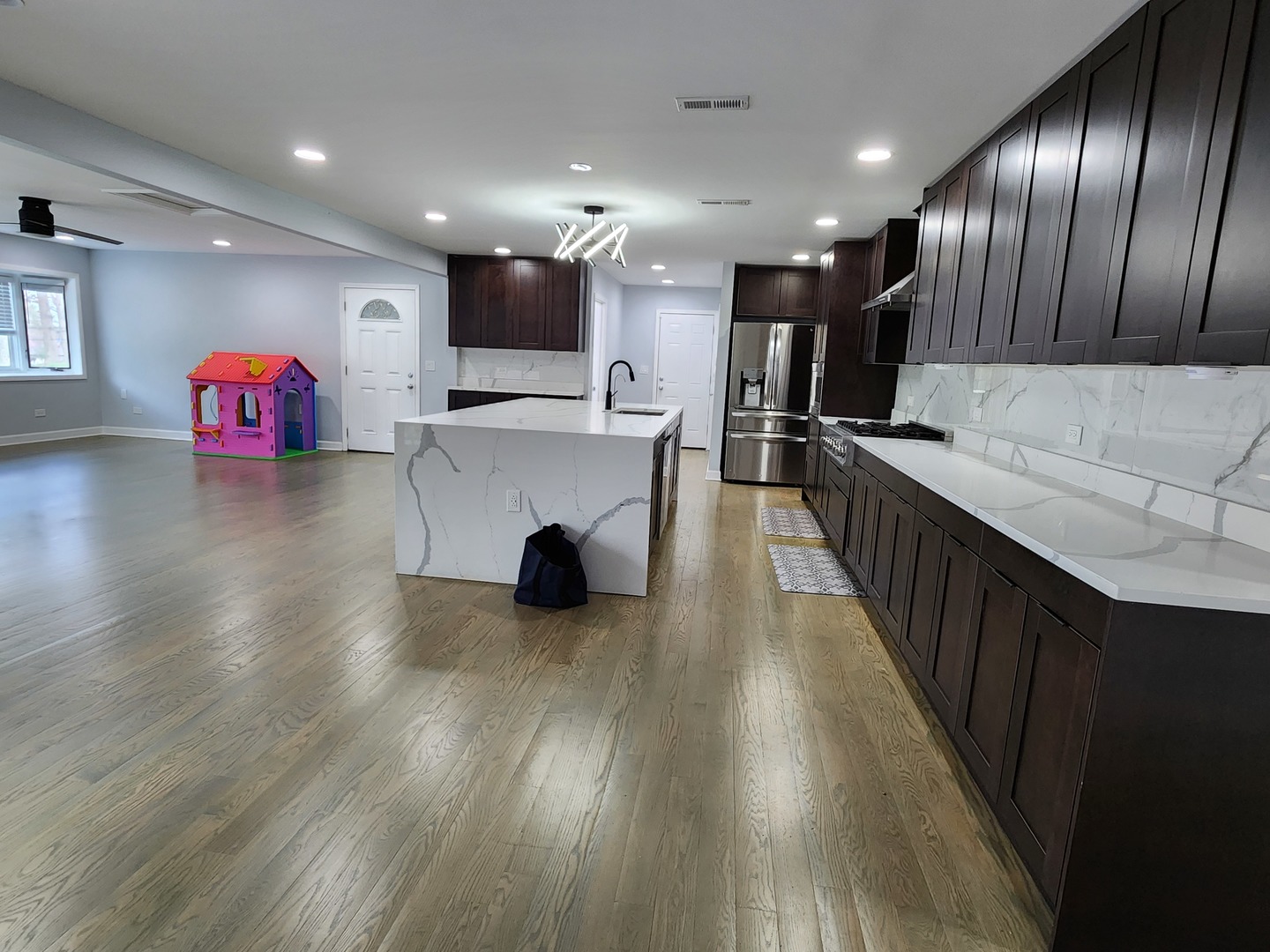 88 Gromer Road, Elgin, IL 60120