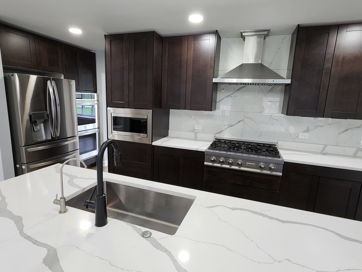 88 Gromer Road, Elgin, IL 60120