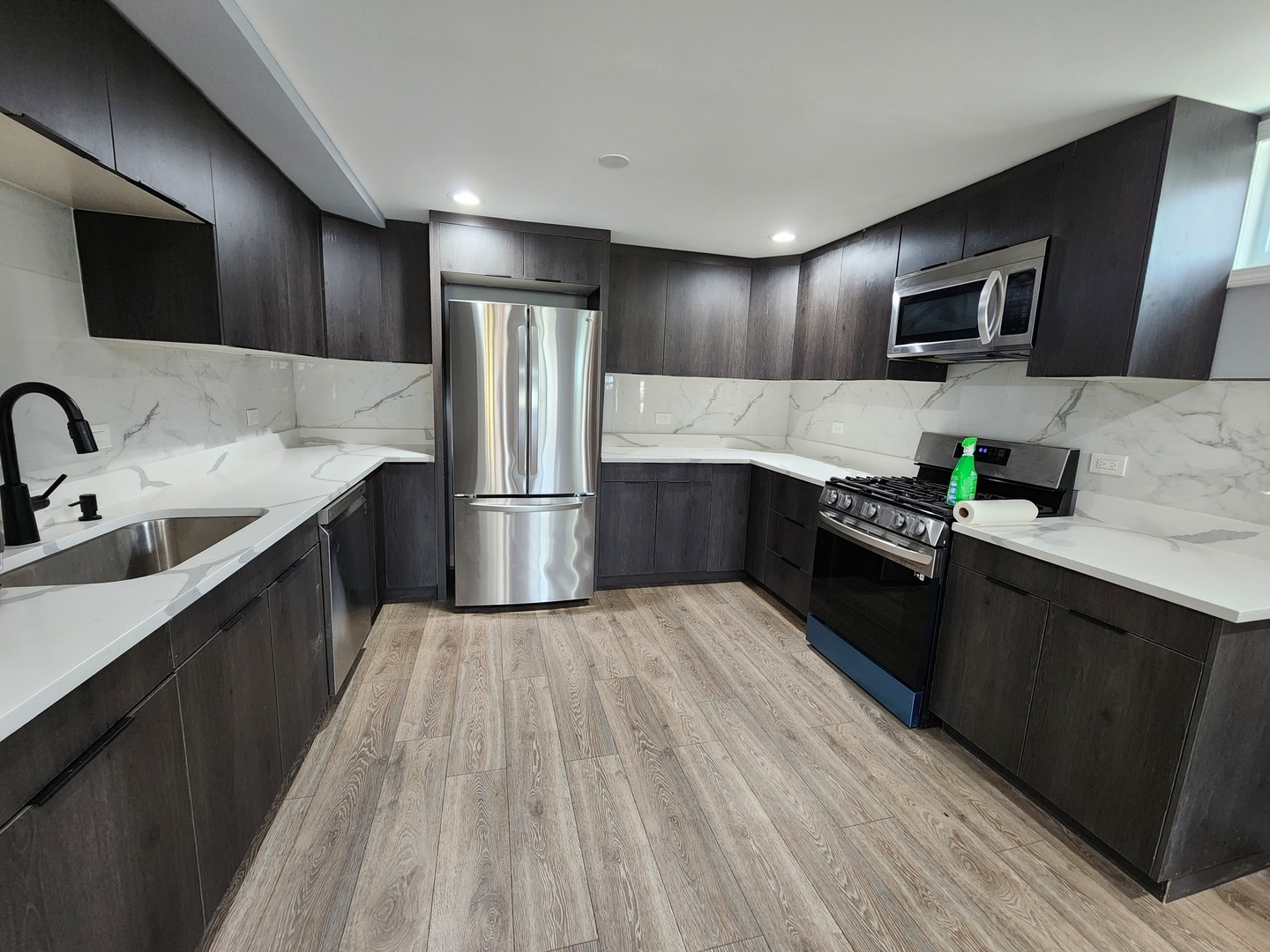 88 Gromer Road, Elgin, IL 60120