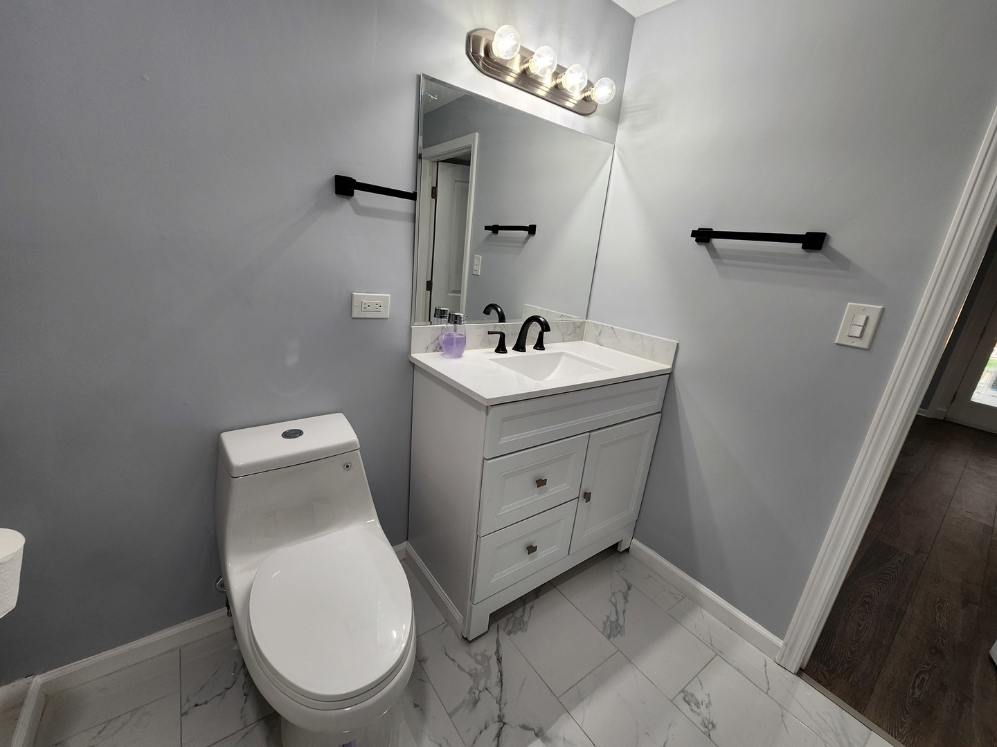 88 Gromer Road, Elgin, IL 60120