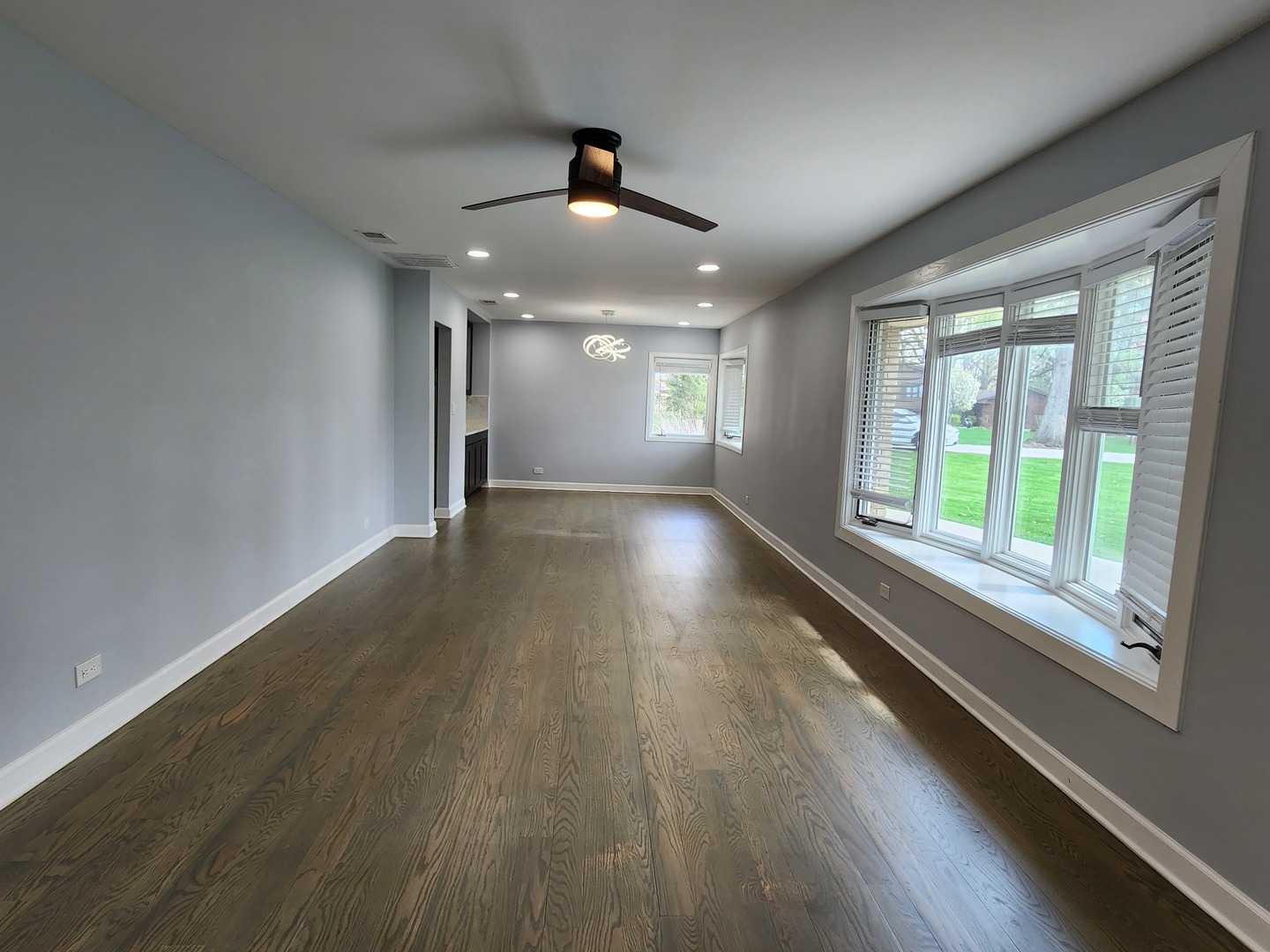 88 Gromer Road, Elgin, IL 60120