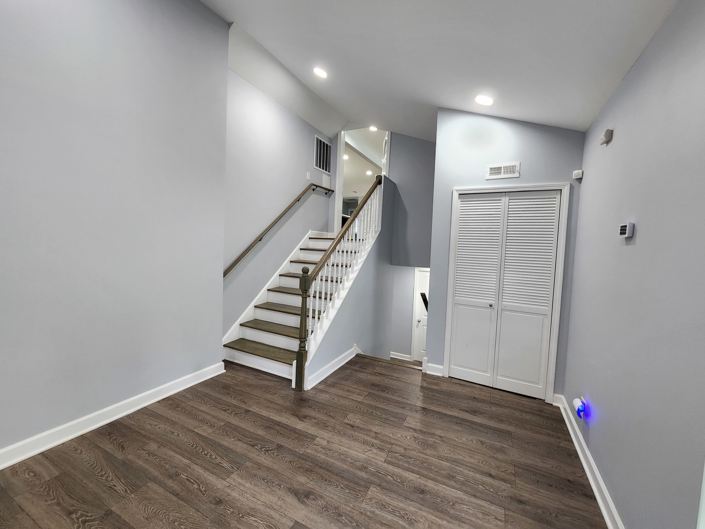 88 Gromer Road, Elgin, IL 60120