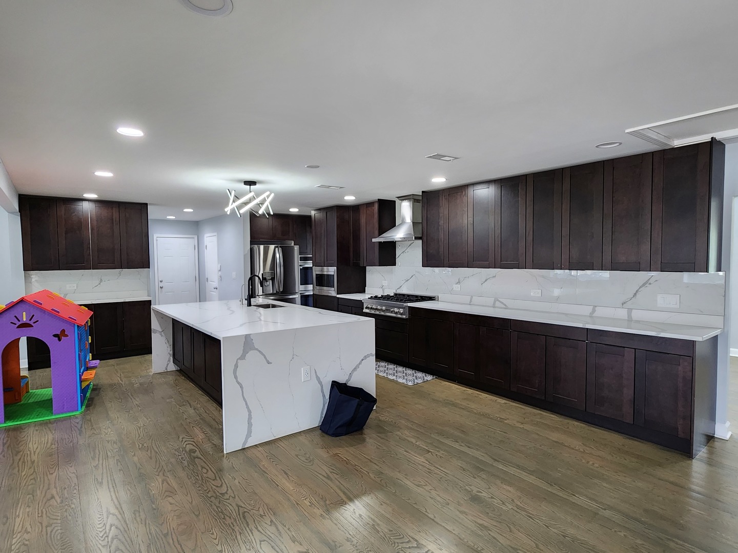 88 Gromer Road, Elgin, IL 60120