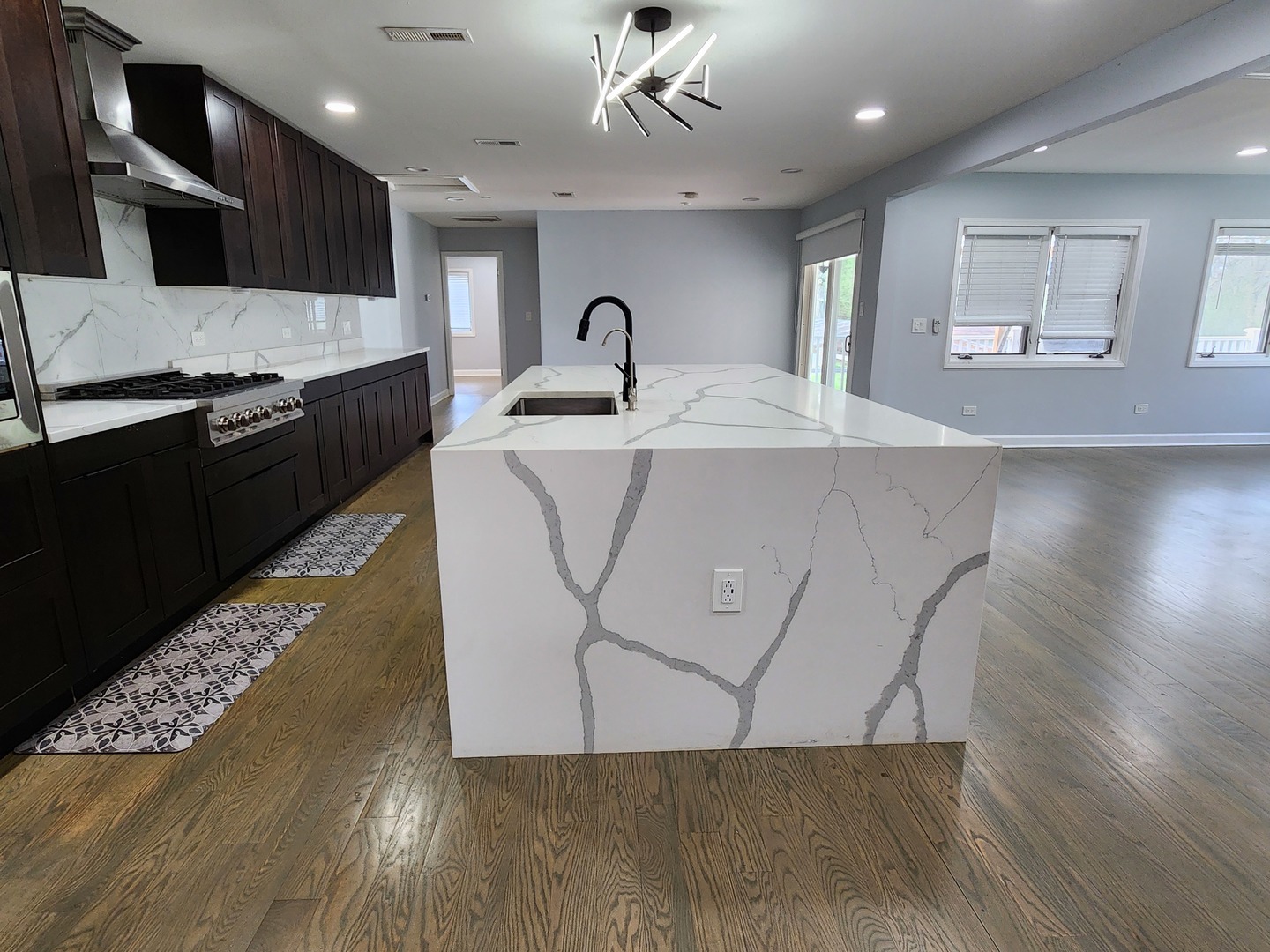 88 Gromer Road, Elgin, IL 60120