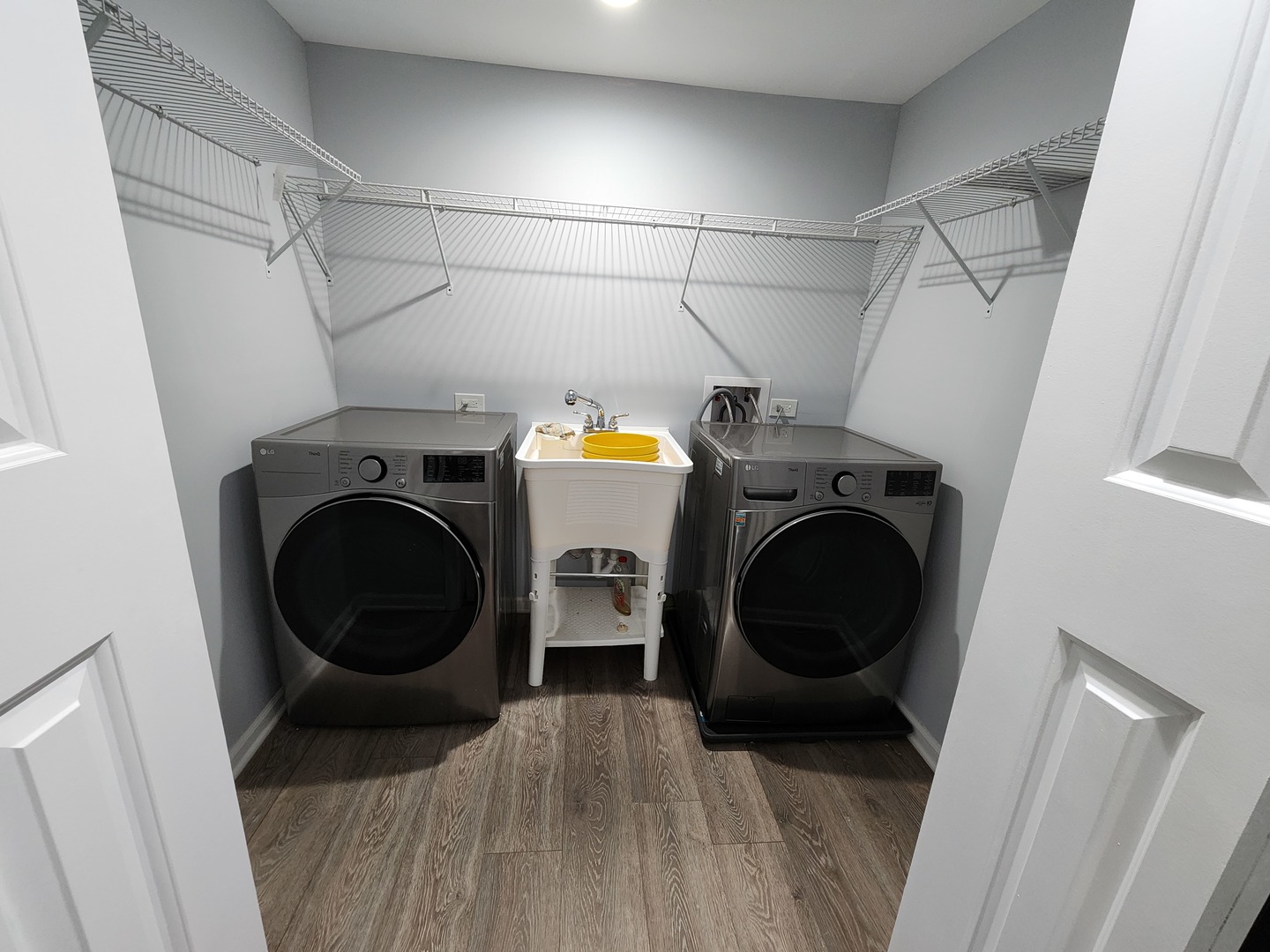 88 Gromer Road, Elgin, IL 60120