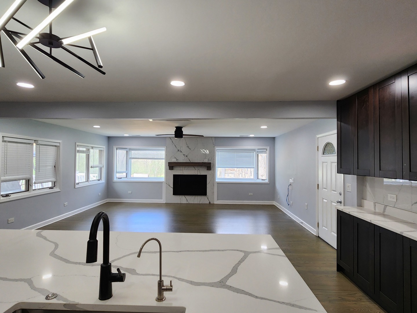 88 Gromer Road, Elgin, IL 60120