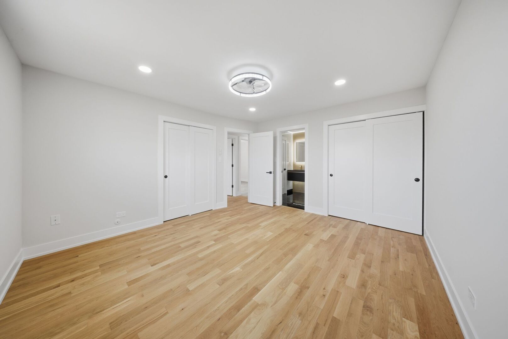 16801 90th Avenue, Orland Hills, IL 60487