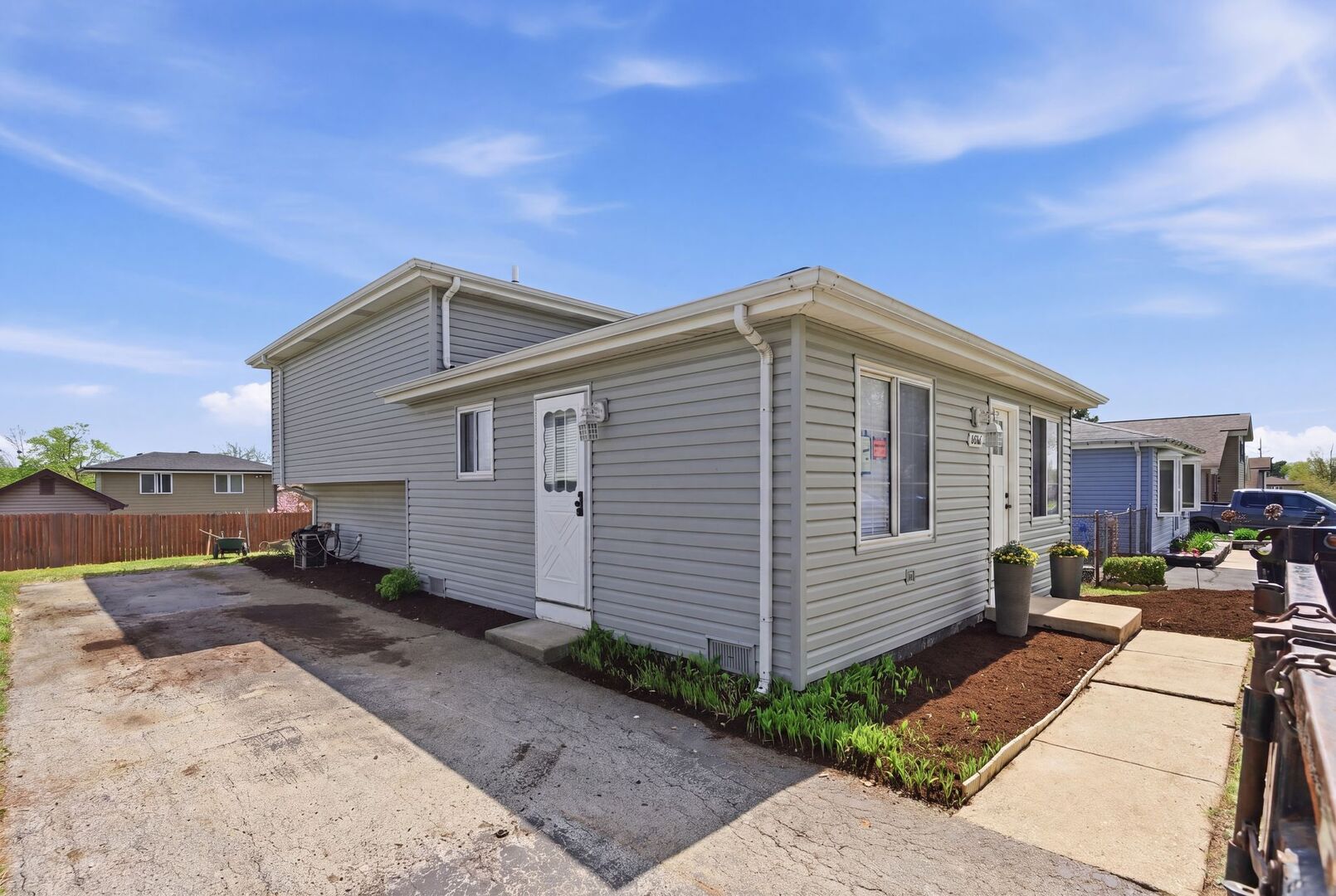 16801 90th Avenue, Orland Hills, IL 60487