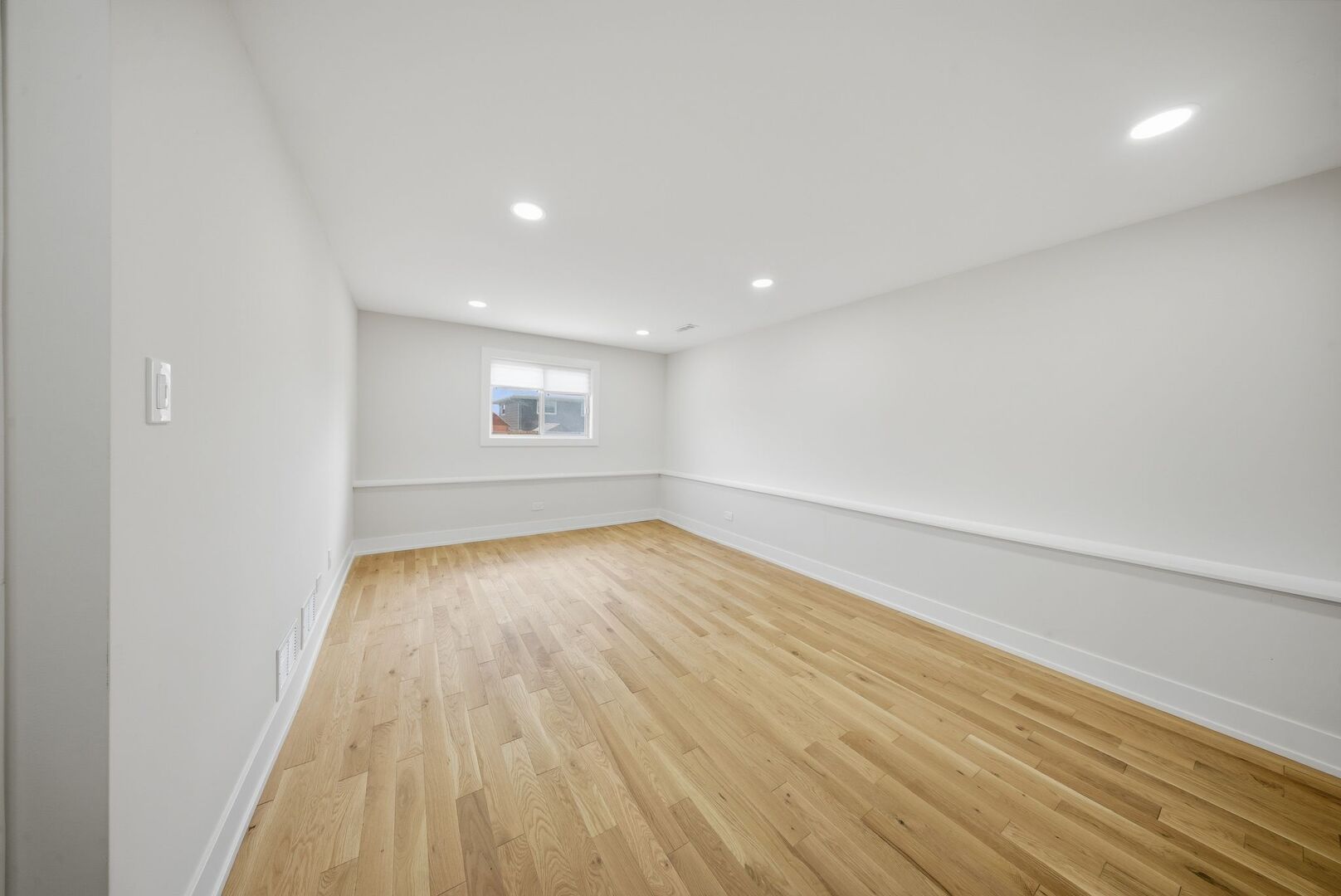 16801 90th Avenue, Orland Hills, IL 60487