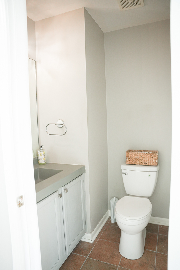 7 Gladys Court, South Elgin, IL 60177