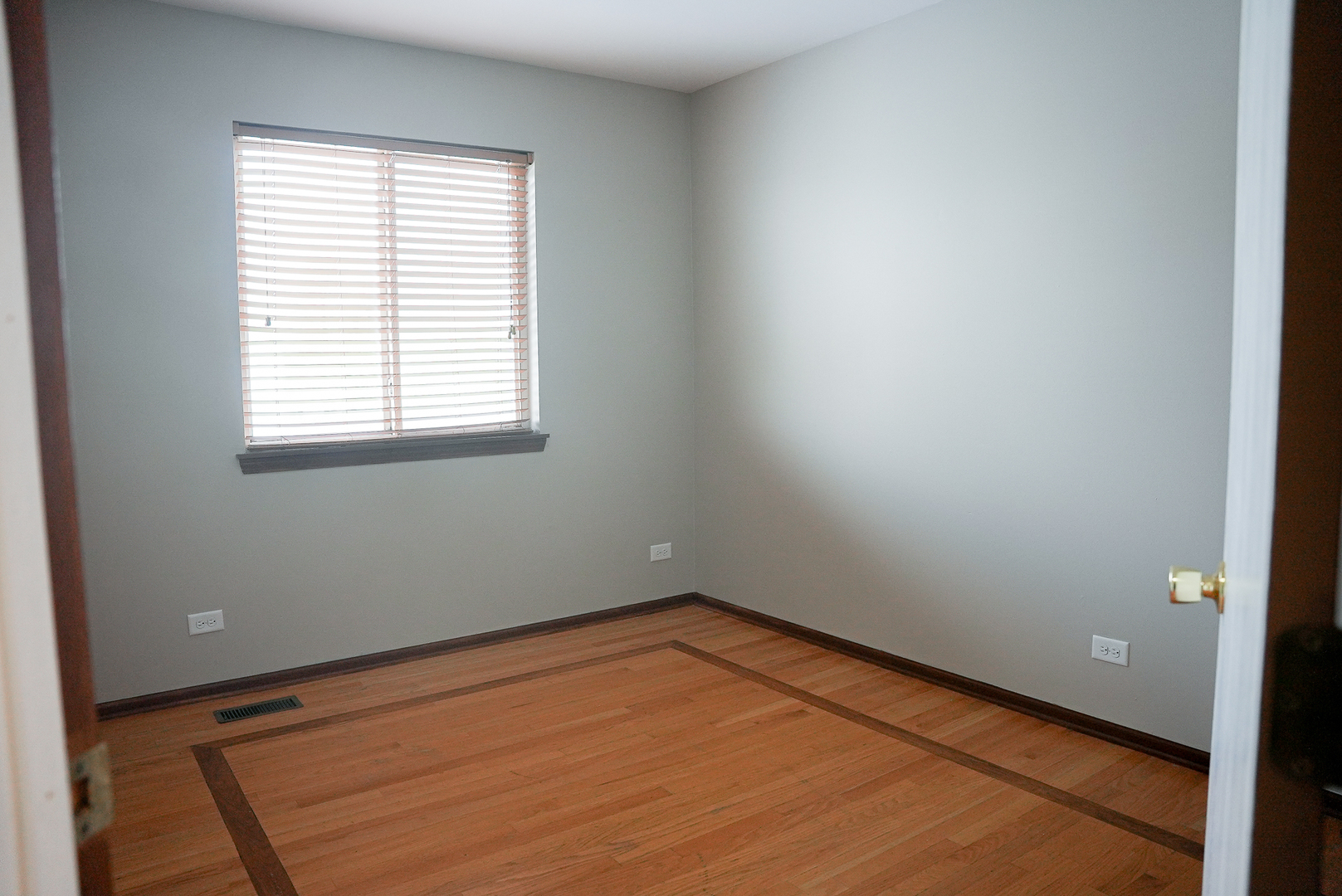 7 Gladys Court, South Elgin, IL 60177