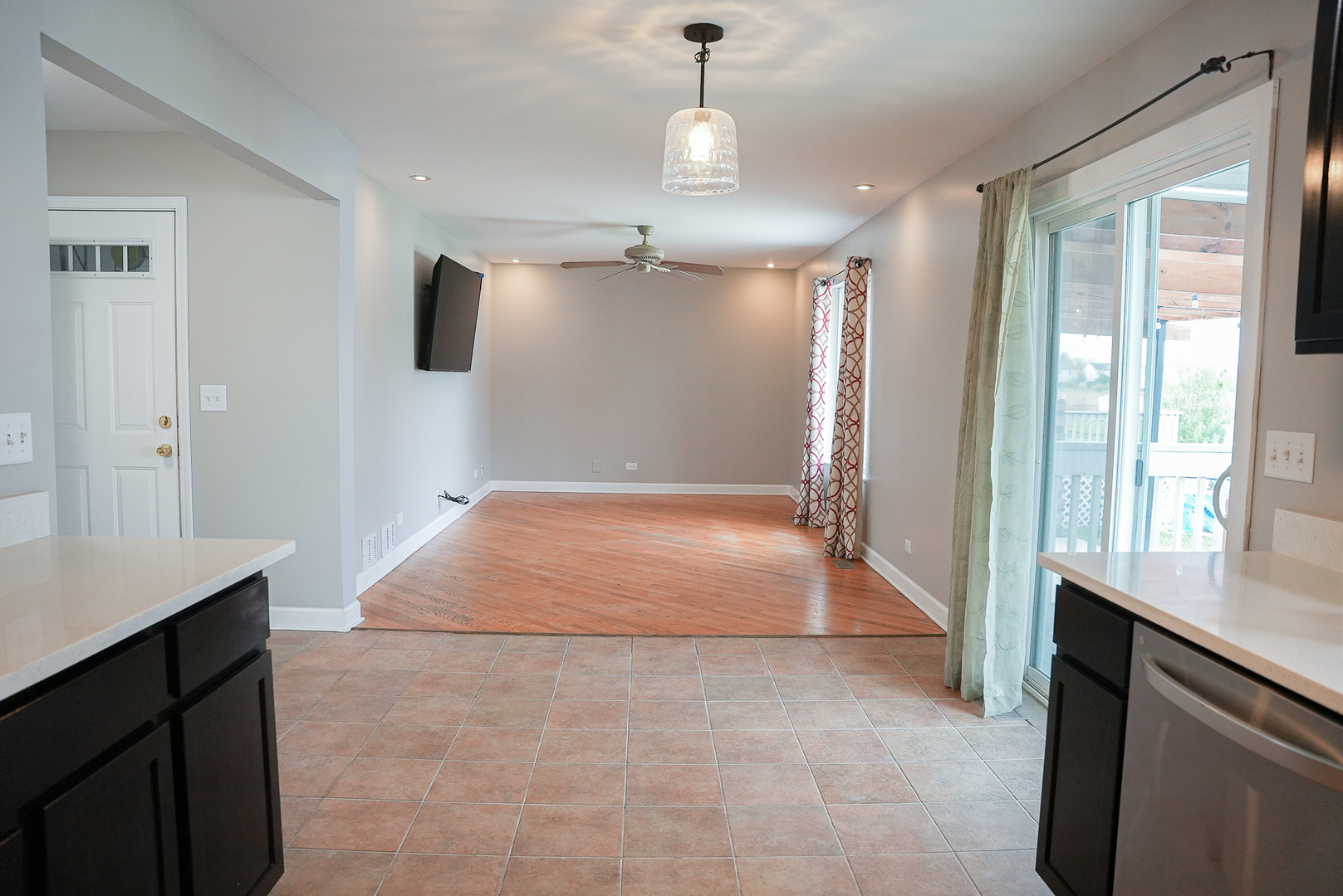 7 Gladys Court, South Elgin, IL 60177