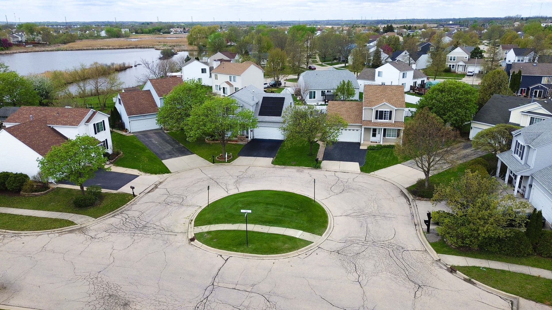 7 Gladys Court, South Elgin, IL 60177