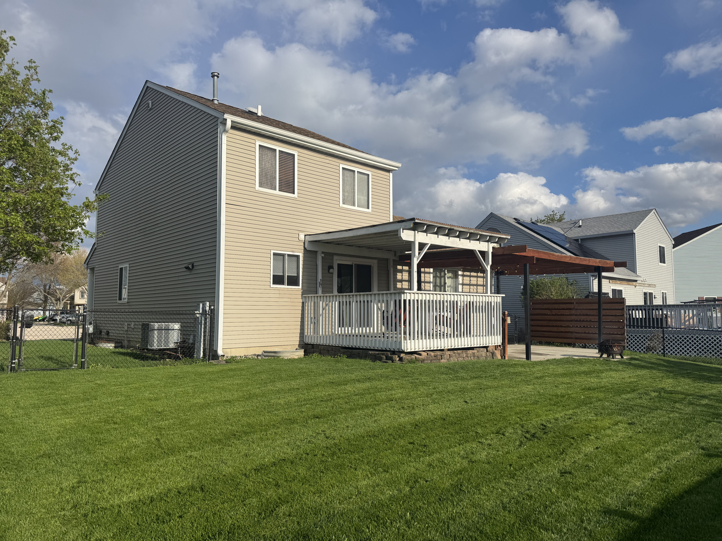 7 Gladys Court, South Elgin, IL 60177