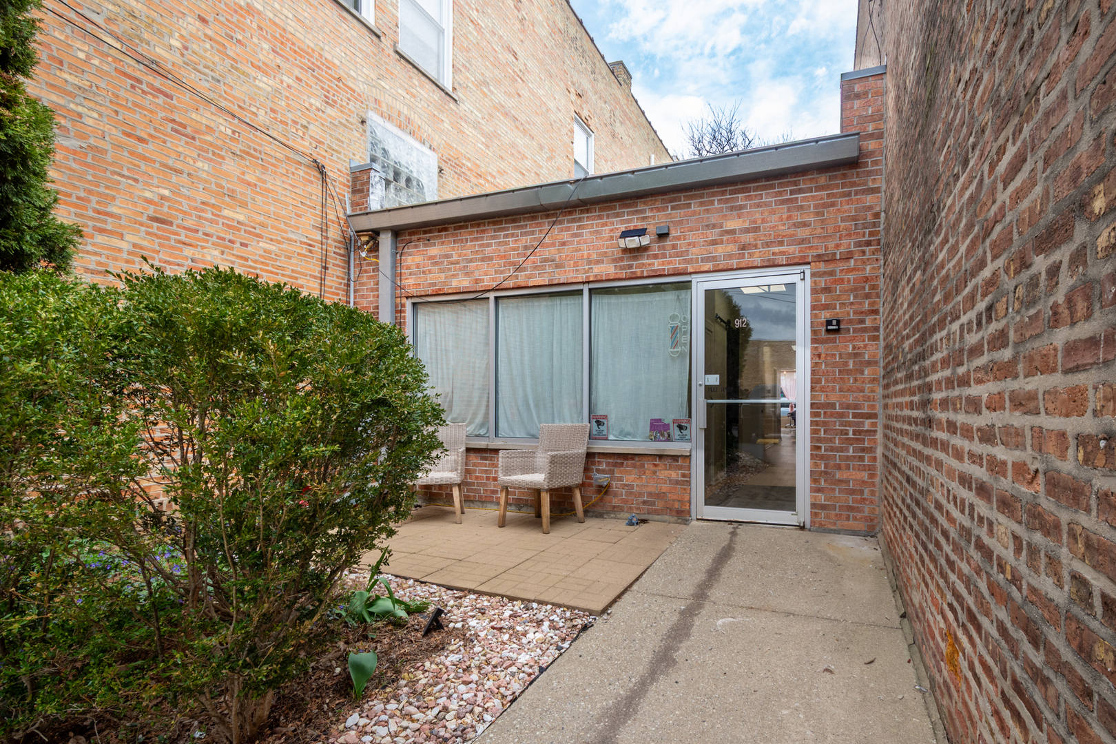 912 Main Street, Antioch, IL 60002