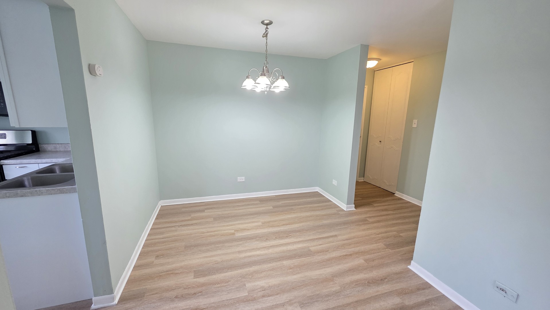 1557 Jill Court #206, Glendale Heights, IL 60139