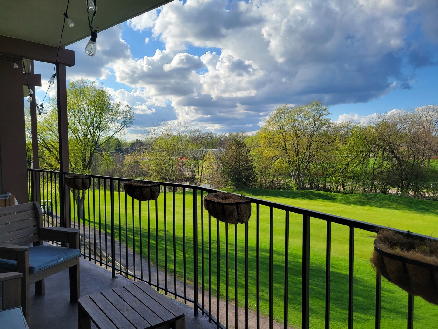 250 W PARLIAMENT Place #307, Mount Prospect, IL 60056
