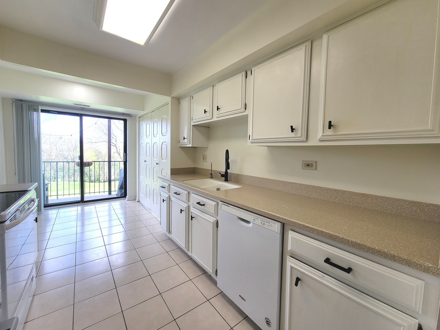 250 W PARLIAMENT Place #307, Mount Prospect, IL 60056
