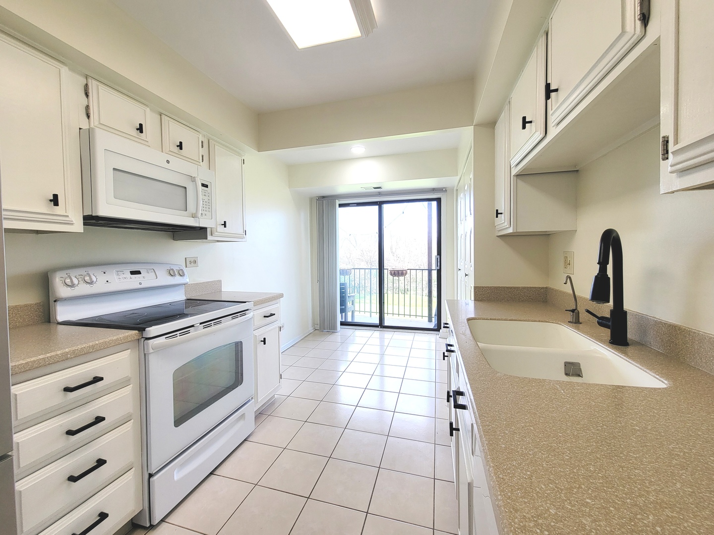 250 W PARLIAMENT Place #307, Mount Prospect, IL 60056