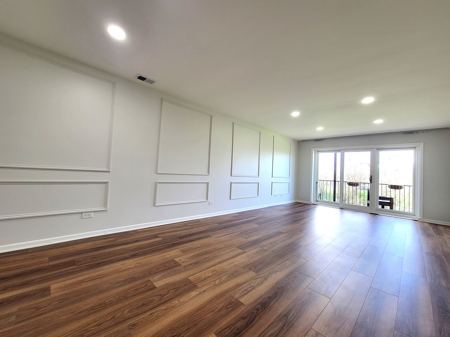 250 W PARLIAMENT Place #307, Mount Prospect, IL 60056