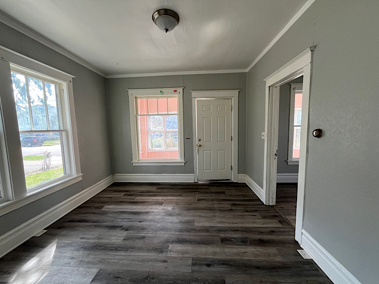 519 N VIEW Street, Aurora, IL 60506