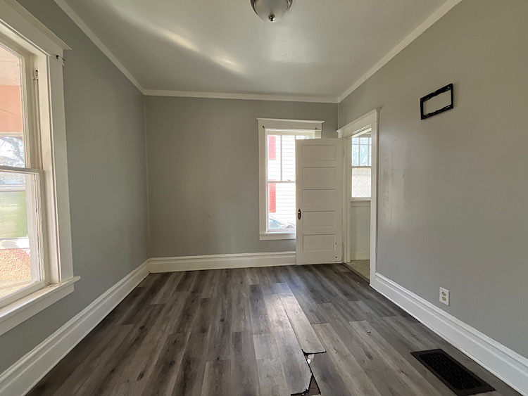 519 N VIEW Street, Aurora, IL 60506