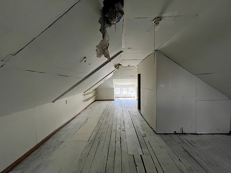 519 N VIEW Street, Aurora, IL 60506