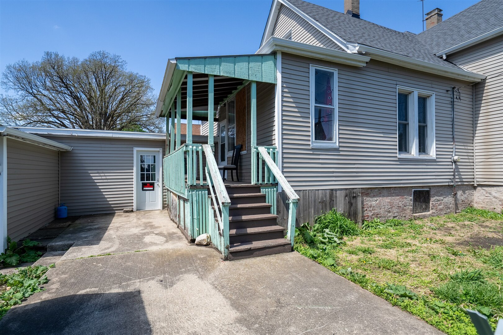 902 W Grove Street, Bloomington, IL 61701