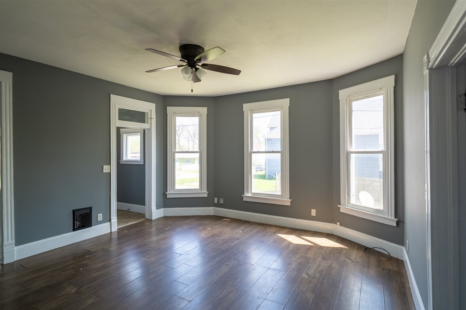 902 W Grove Street, Bloomington, IL 61701