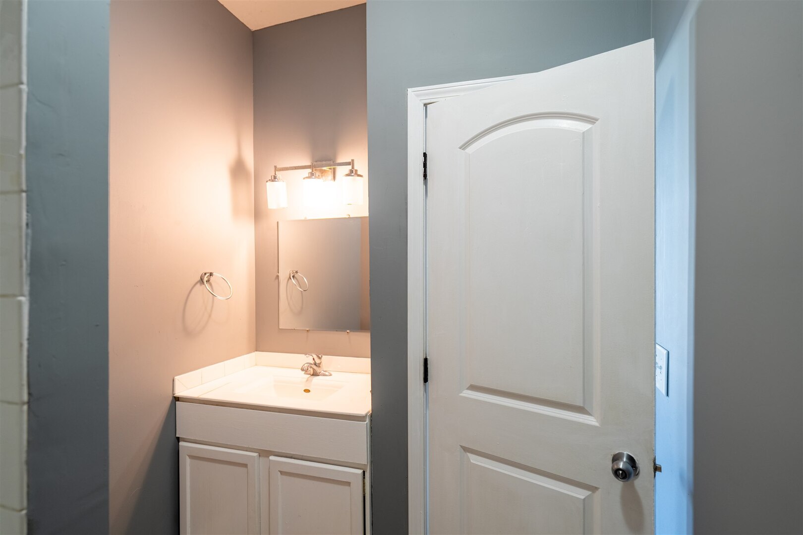 902 W Grove Street, Bloomington, IL 61701