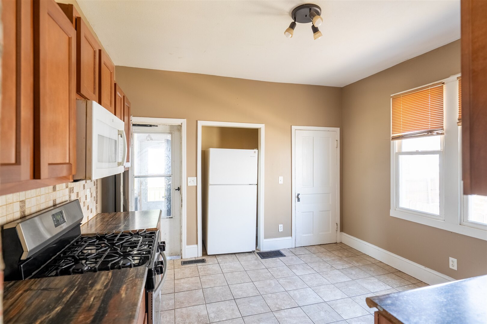 902 W Grove Street, Bloomington, IL 61701