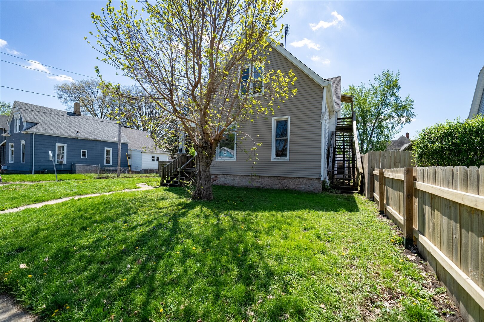 902 W Grove Street, Bloomington, IL 61701