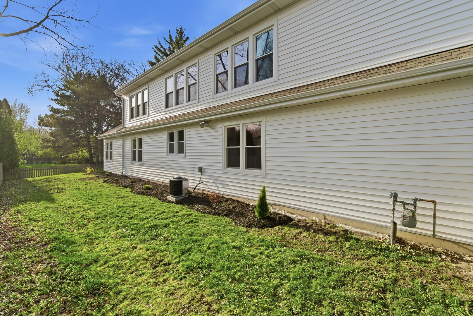 48 Birchwood Avenue, Deerfield, IL 60015