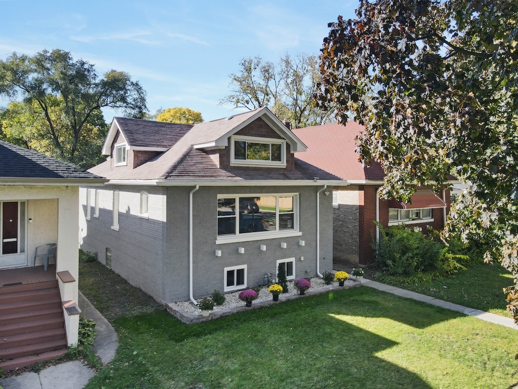 1702 S 4th Avenue, Maywood, IL 60153