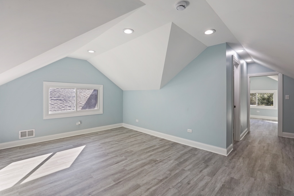 1702 S 4th Avenue, Maywood, IL 60153