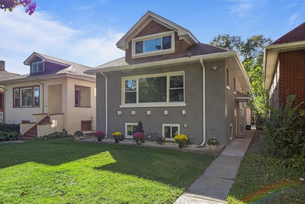 1702 S 4th Avenue, Maywood, IL 60153