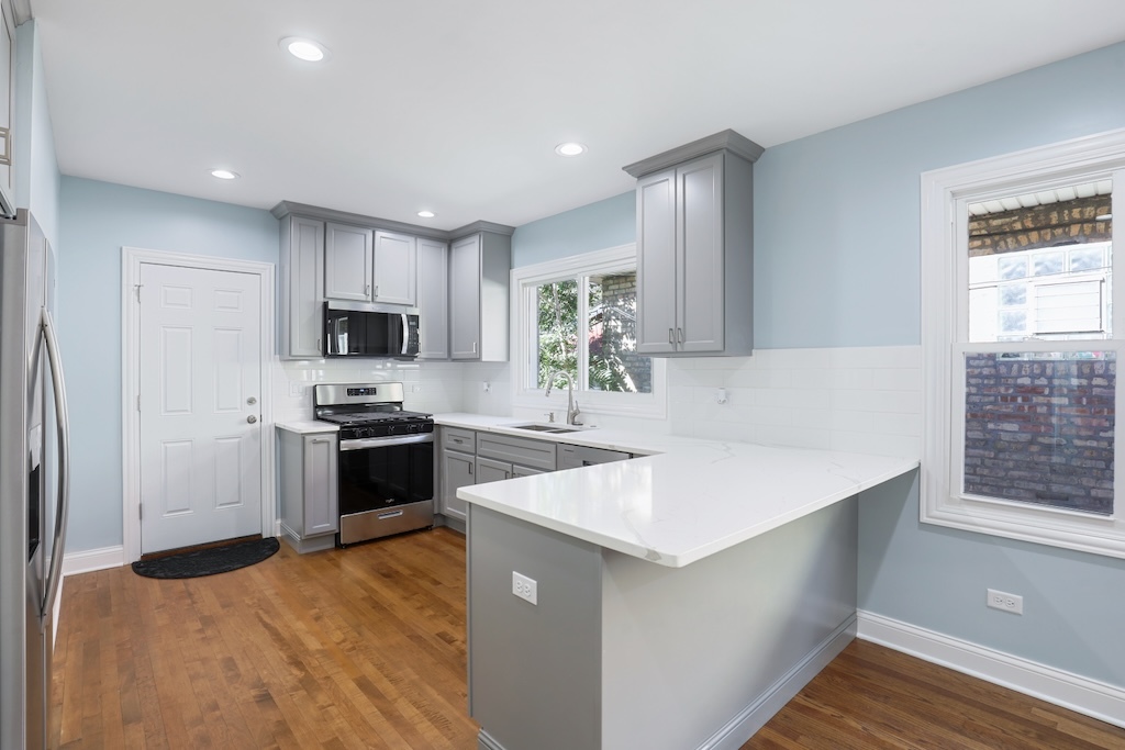 1702 S 4th Avenue, Maywood, IL 60153