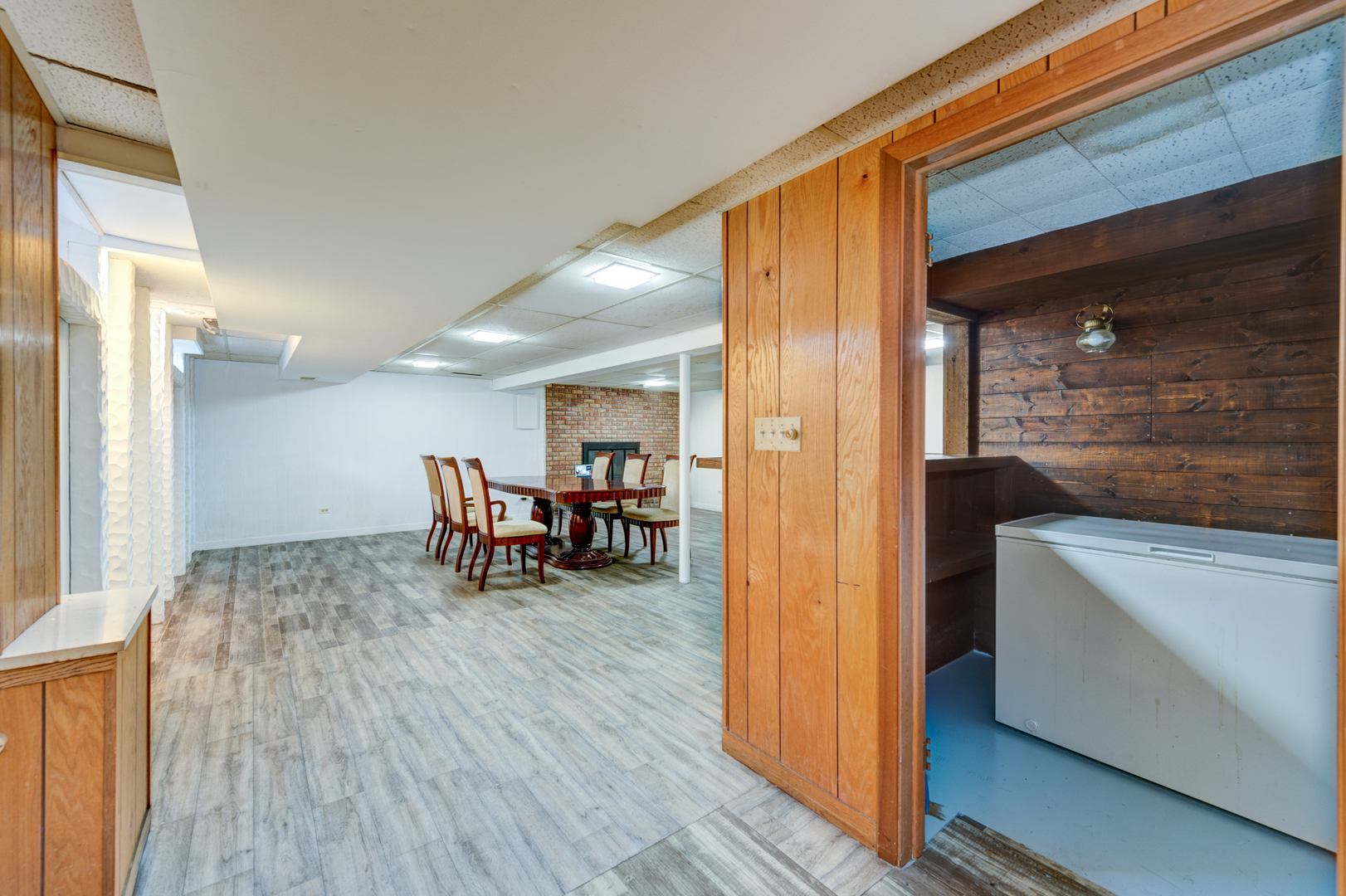 400 Becking Avenue, Woodstock, IL 60098