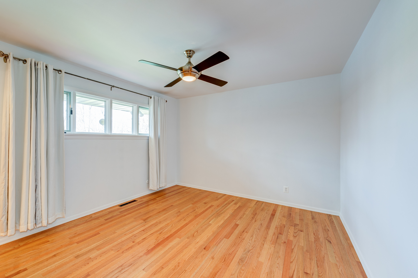 400 Becking Avenue, Woodstock, IL 60098