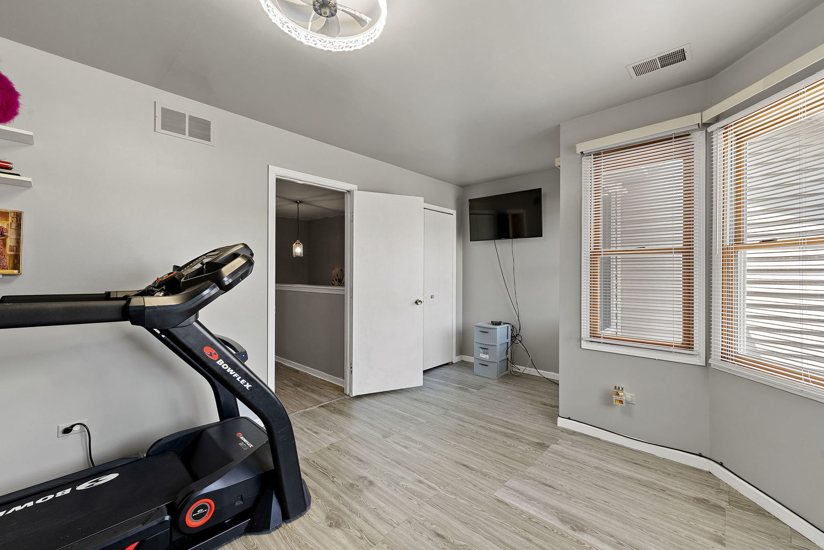 5121 Deblin Lane, Oak Lawn, IL 60453